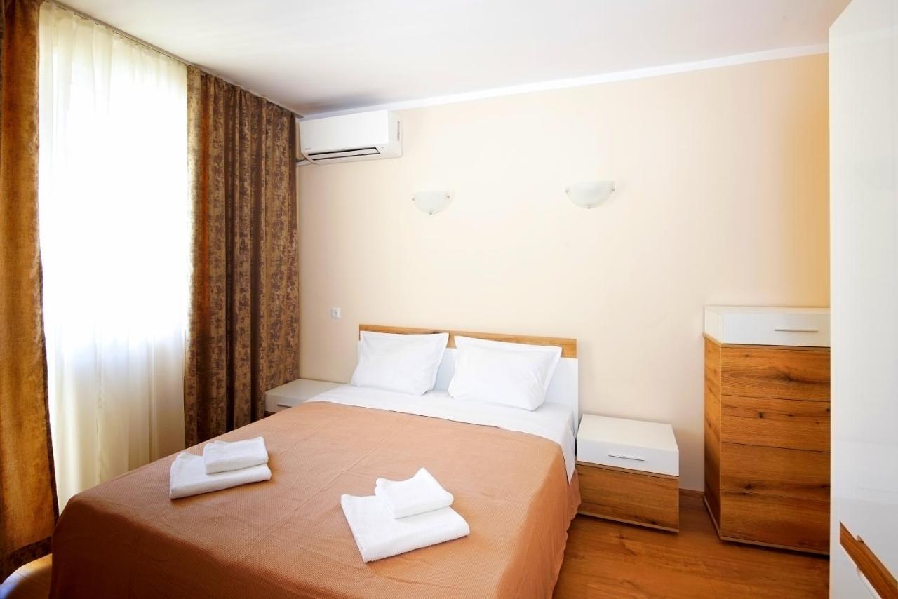 House With Garden Hotel Pomorie Exterior photo